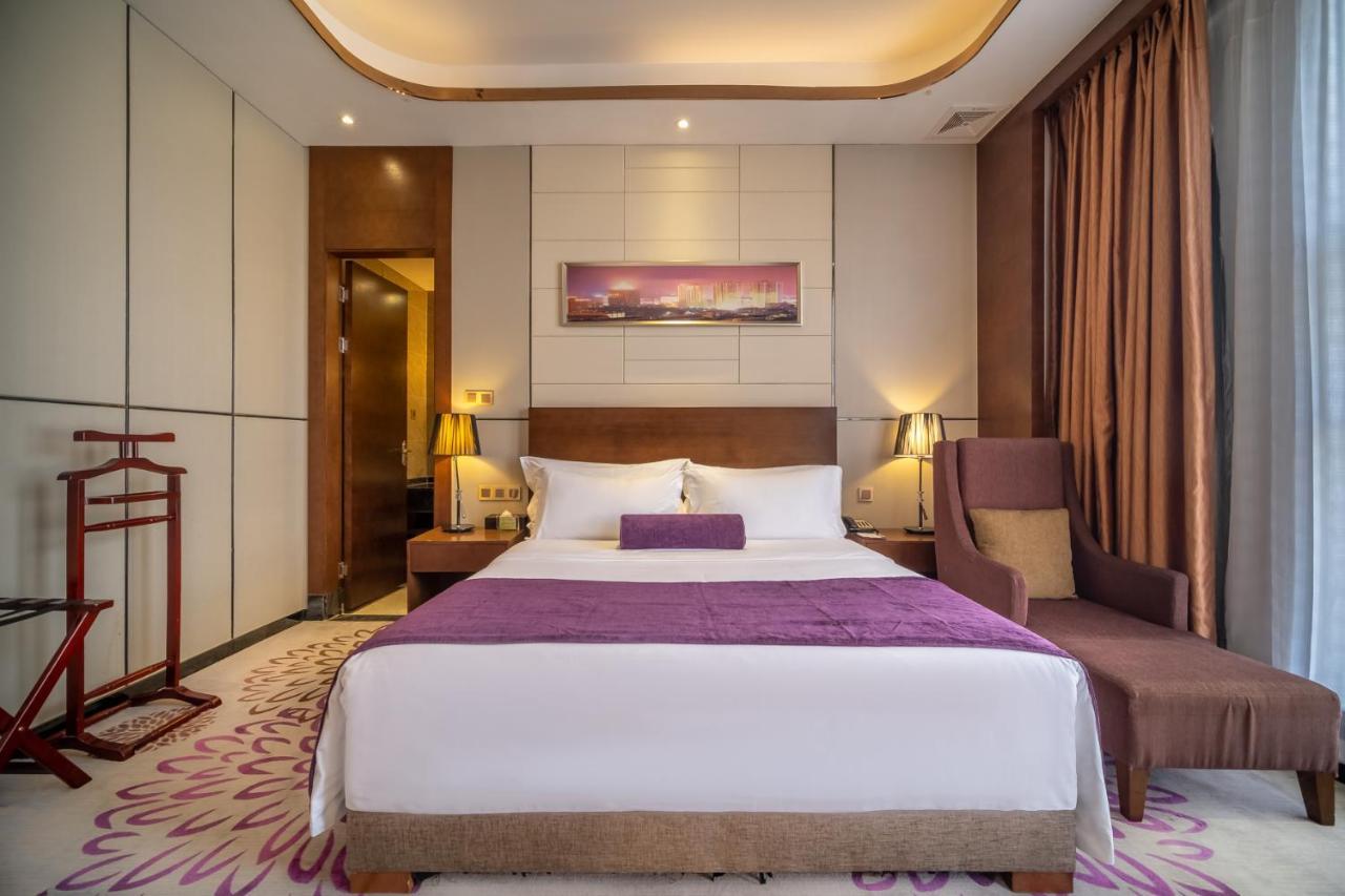 Relteem Hotel Zhongshan  Bagian luar foto