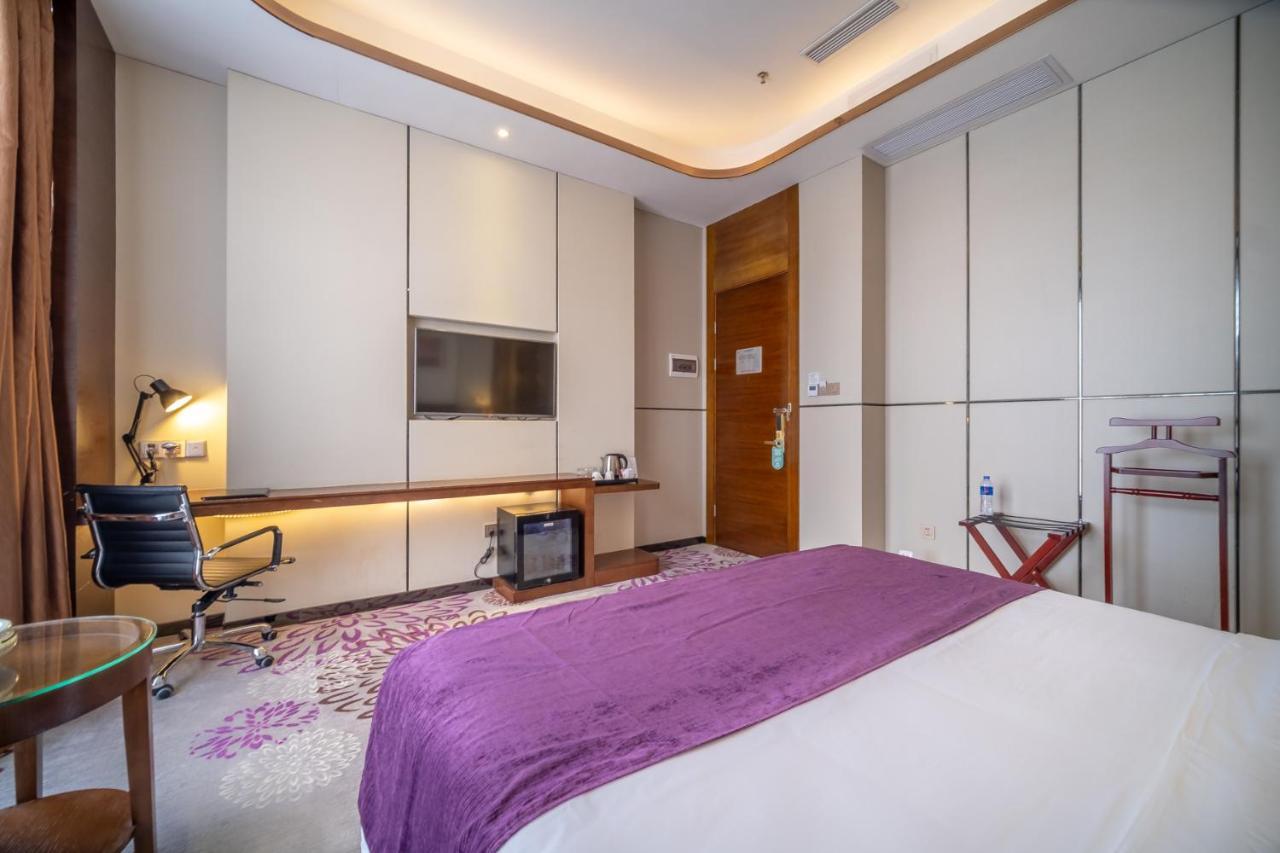 Relteem Hotel Zhongshan  Bagian luar foto