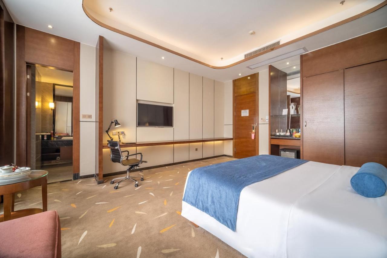 Relteem Hotel Zhongshan  Bagian luar foto