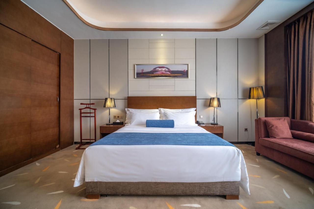Relteem Hotel Zhongshan  Bagian luar foto