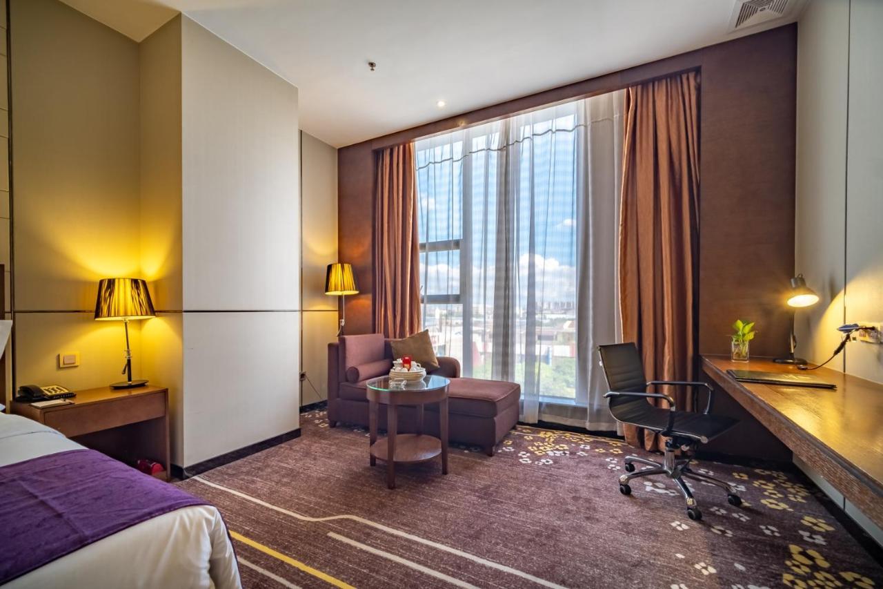 Relteem Hotel Zhongshan  Bagian luar foto