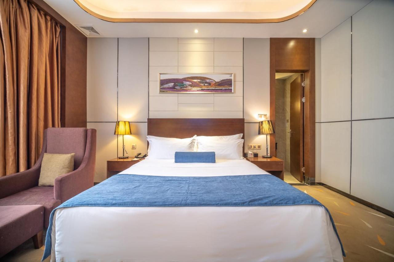 Relteem Hotel Zhongshan  Bagian luar foto