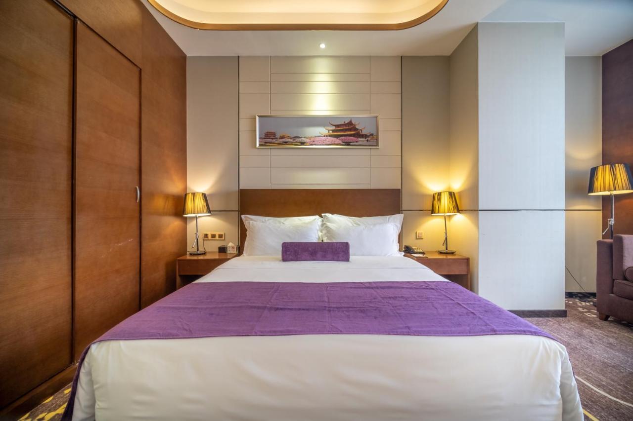 Relteem Hotel Zhongshan  Bagian luar foto